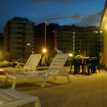 Loving Pegli